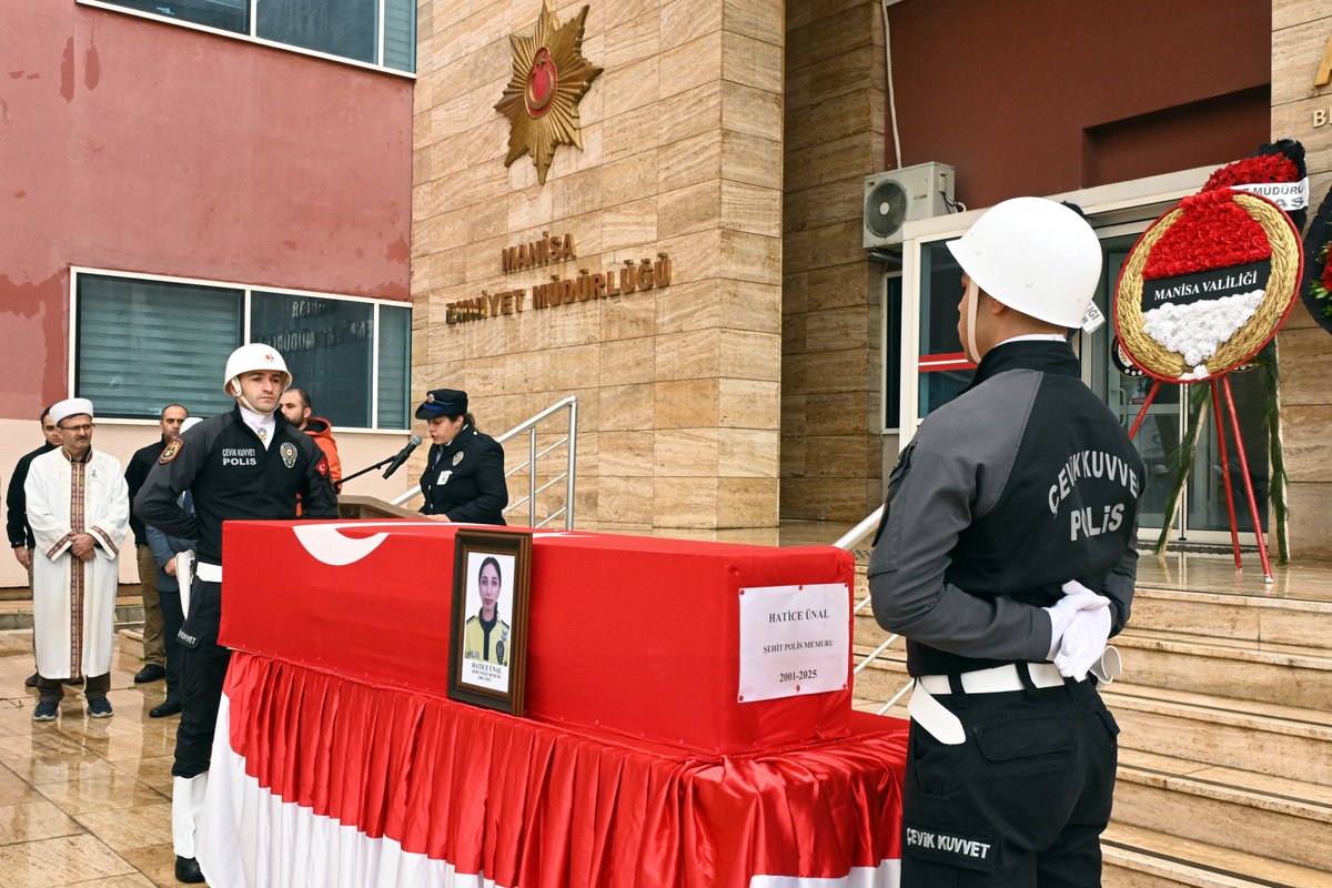 manisaemniyeti's tweet photo. Şehidimiz Hatice ÜNAL’ın Aziz Ruhu Şâd Olsun 🇹🇷

15.11.2025 tarihinde Alaşehir ilçemizde meydana gelen trafik kazasında ağır yaralanan ve kaldırıldığı hastanede yapılan tüm müdahalelere rağmen kurtarılamayarak 29.11.2025 tarihinde şehadete yürüyen, https://t.co/4TatMiO1km