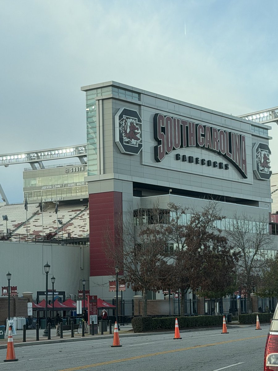 MilfDoubleD tweet media