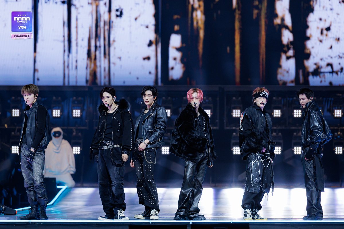 MnetMAMA's tweet image. [#2025MAMA] 1000 Stormy nights behind the FAME 📷

🎙️RIIZE

HEAR MY ROAR, UH-HEUNG
2025 MAMA AWARDS

#MAMAAWARDS #2025MAMAAWARDS