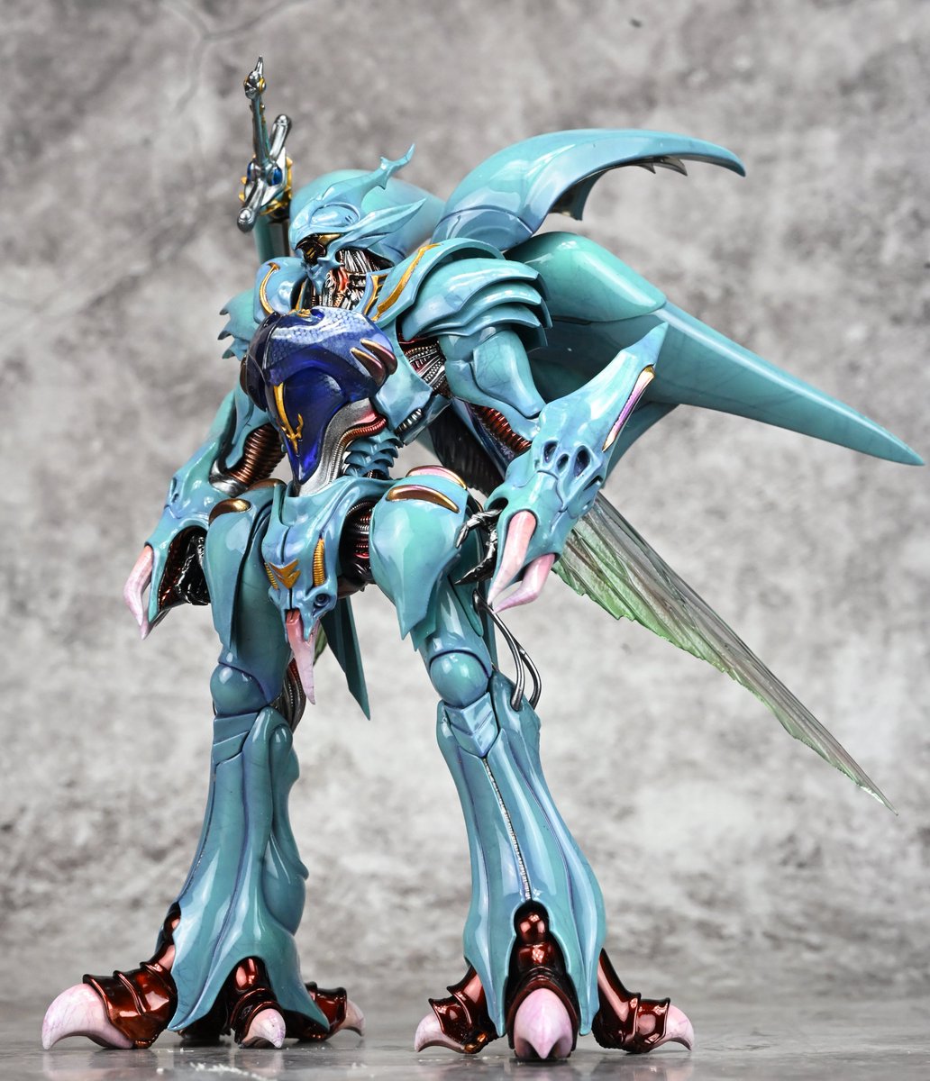 PLAMAX ヴェルビン

完成^ ^

皆さんの作品が素晴らしいので、あまりTLに流れてこなかったグロスで仕上げてみました😊

全体を真綿を使った蛇紋塗装を施し、胸元はハニカム柄。
塗装が本当に楽しいキットで、夢中で作ってしまいました🥰

どんな塗装でも映える傑作プラモデルだと思います❗️

最高❗️