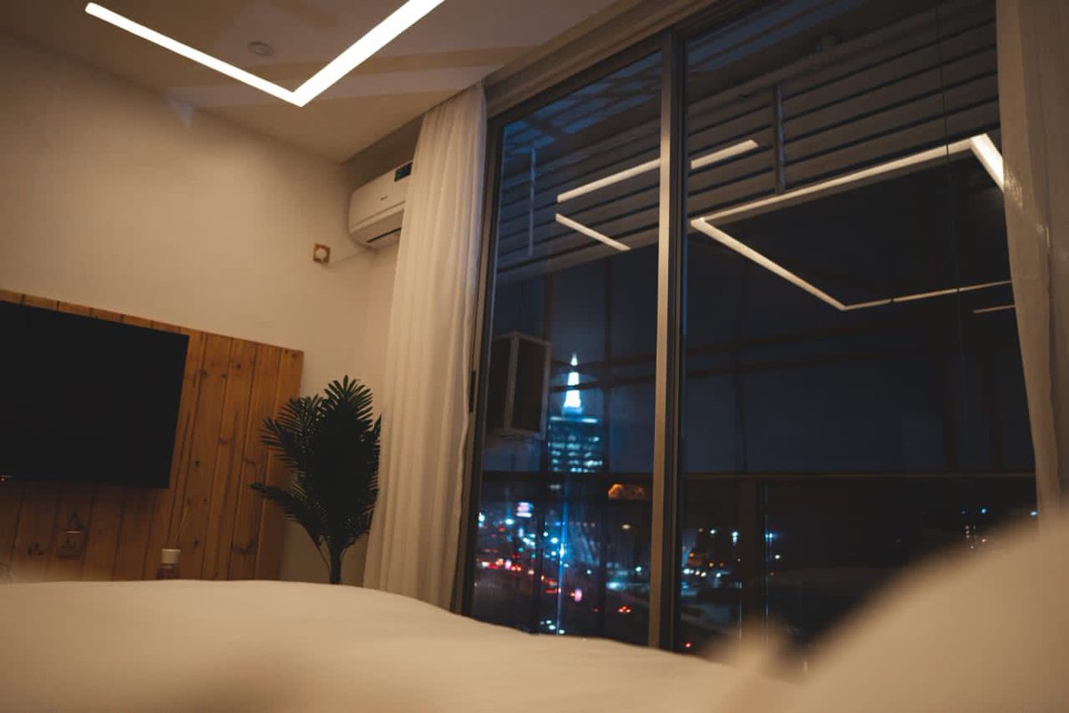 Ugxchukwu's tweet image. DETTY DECEMBER IS HERE!
PREMIUM SHORTLETS FOR YOUR  STAY IN IKOYI, VI AND LEKKI ARE AVAILABLE AND GETTING BOOKED FAST. LONG BOOKINGS FROM 2 WEEKS ABOVE GET AN AIRPORT PICK UP AS A BONUS.
SEND ME A MESSAGE FOR OPTIONS