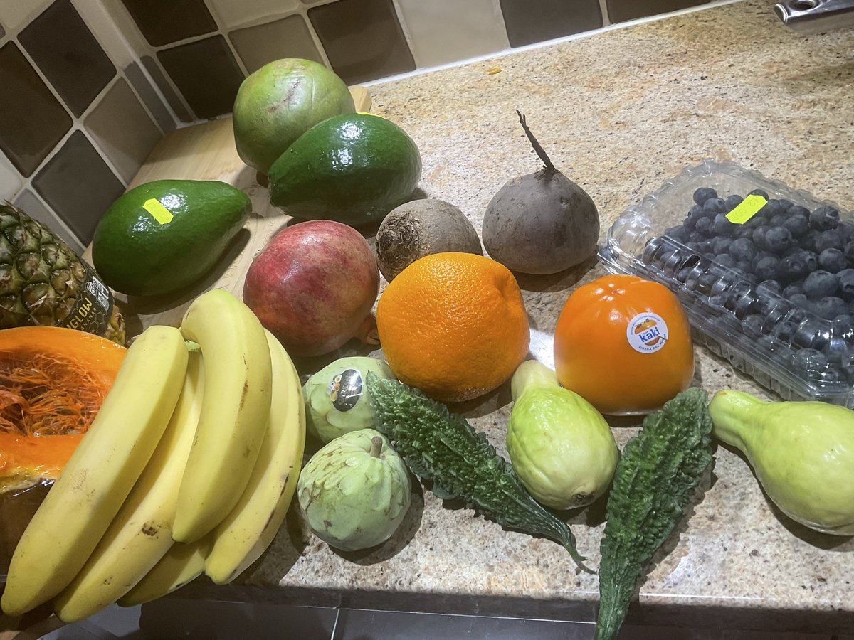BeeNubian's tweet photo. Yesterday I worked in place I have been 2 be4 so I went to local market. #FatBellyProject.What are the thorny green things. #SaturdayChores on a Friday.@leesah_zimbo @MaryOsei_Oppong @OctaviandlovuN @boldcolours @imutsungi @PrimtheRose @sunduzawekanyi @sunduzawekanyi @LMuzangwa https://t.co/DssQ9xHEfz