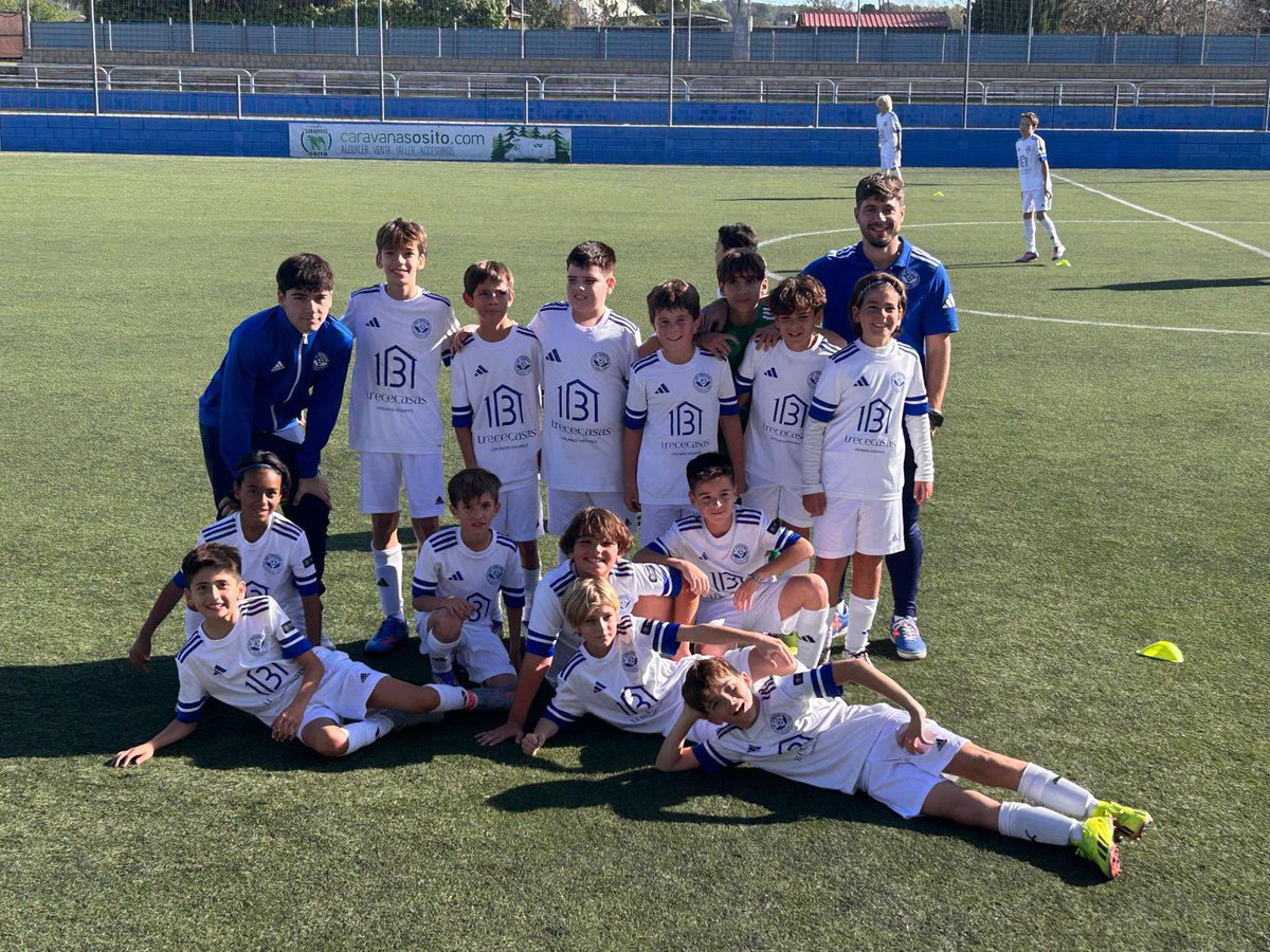 CFCRACKS's tweet image. El alevín F @CFCRACKS vuelve a la senda de la victoria al imponerse hoy 7-2 al Malvarroda en partido liguero. Buen partido de los chicos de Jose Antonio. VAMOS CRACKS!!⚪️🔵