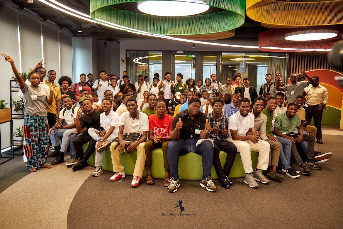 mrrmartin01's tweet image. Had an amazing time at the @ExpoGhCommunity workshop on Nov 27th at Google’s AICC! Learned all about @expo’s new SDK + killer native APIs. Also met some solid folks out there. Big thanks to my friend @AgbenyoOfficial for organizing 🔥 #Expo #ReactNative