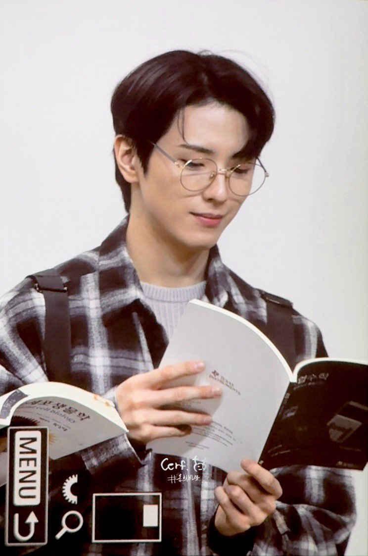 251129 용희선배

#CIX #씨아이엑스 
#용희 #김용희 #YONGHEE #용희봐랏