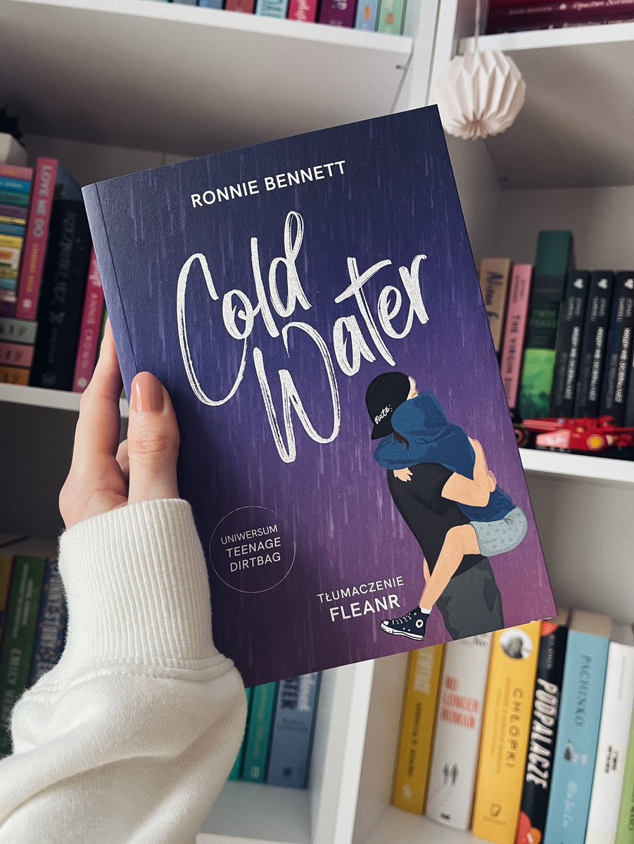 fleanrs's tweet image. spóźnione dziesięć miesięcy, ale oto jest rozdanie z okazji premiery cold water 

❄️ obserwuj mnie
❄️ podaj dalej ten tweet

a być może egzemplarz ze zdjęcia trafi właśnie do ciebie

losowanie odbędzie się w poniedziałek wieczorem, wysyłka – kilka dni później