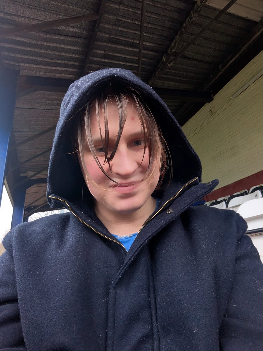 LilprincessR tweet media