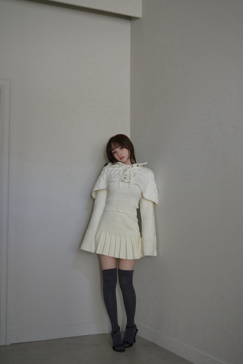 Snow cape knit set up color white/gray ¥19800-tax in ふんわりと
