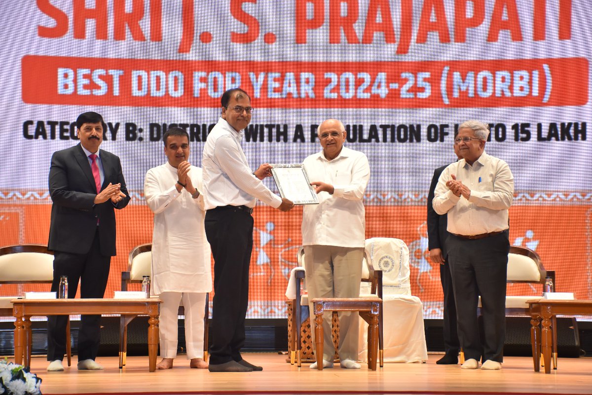 CMO Gujarat tweet media