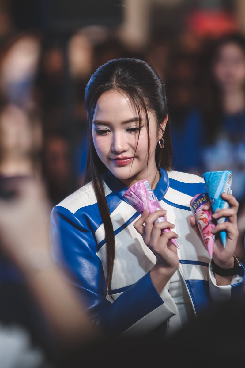 ppudding_p's tweet image. ขอกินด้วยโคน~~

NESTLÉ EXTREME X FREENBECKY
#Extremeโคนเจนใหม่กับน้องฟรีนเบ็คกี้ 
#NestleExtremeโคนเจนใหม่
#NestleExtreme 
#srchafreen