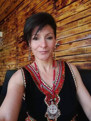 Un jour un prisonnier #kabyle.
#MiraMouknache femme politique #kabyle emprisonnée ,actuellement, par le régime #algérien