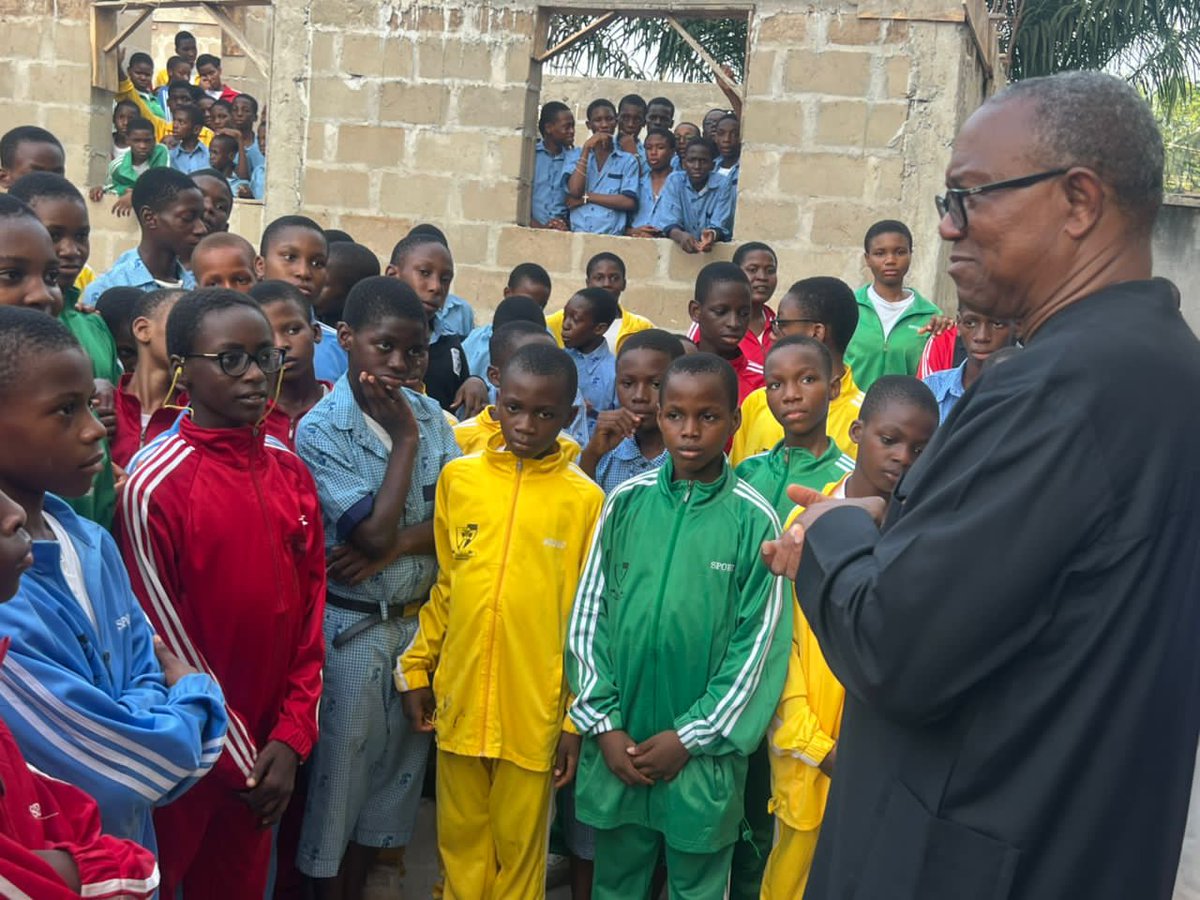 My Continued Support for Dominican College

Yesterday, I visited Dominican College, Abatete, where I donated an additional ₦10 million and inspected the ongoing boys’ hostel project, which I am helping to fund. This contribution builds on my earlier ₦25 million donation when I