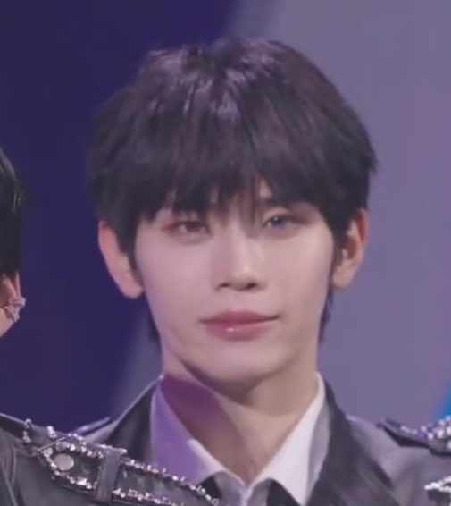 好漂亮的异瞳🥰哪个颜色都很好看