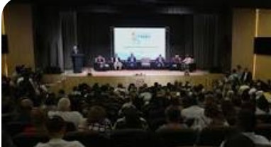 AlmaguerPerdomo's tweet photo. Las medidas anunciadas en #FIAHV2025 para facilitar la inversión extranjera y otras que se adoptarán próximamente, no buscan una vuelta al capitalismo sino el perfeccionamiento de nuestra economía en el empeño de construir un socialismo próspero y sostenible. 
#TumbaElBloqueo https://t.co/K93lLmv33u