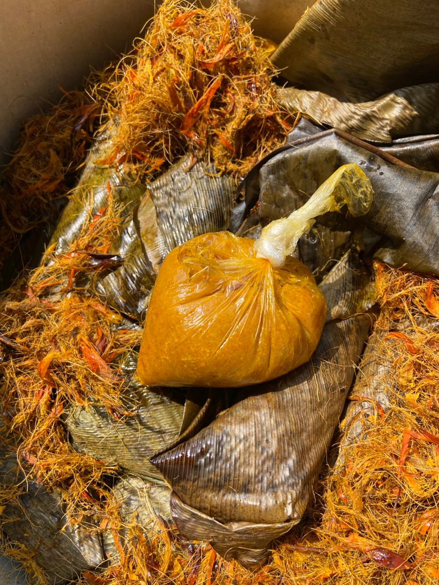 ericaovoke's tweet image. Igbos have Ọkpa 
Yorubas have Moi-moi
Urhobos have.. Ekuọka (kwọka).
[See image]

Ekuọka is made with corn, over ripe plantain &amp;amp; banga.

So this is my new business experiment where I'll sell Ekuọka (oth in leaf &amp;amp; nylon) in Port Harcourt, every Saturday.

IG: @akaraweekend