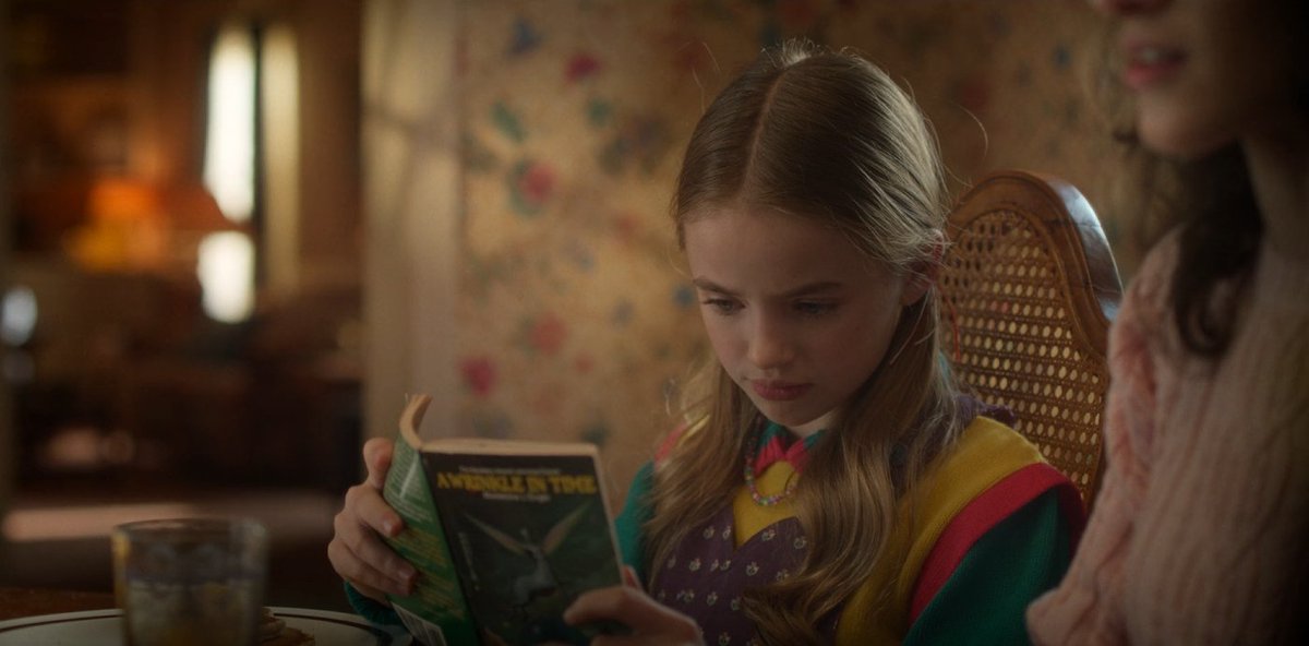 distopolis's tweet photo. Este es el libro que aparece dentro de la historia de la quinta y última temporada de la serie de tv STRANGER THINGS de los hermanos Duffer y que tiene importancia dentro de la trama final: https://t.co/EQ6MmWJ2qz @OceanoGTravesia @netflix #StrangerThings5 #StrangerThings https://t.co/I3NOYcjgRJ