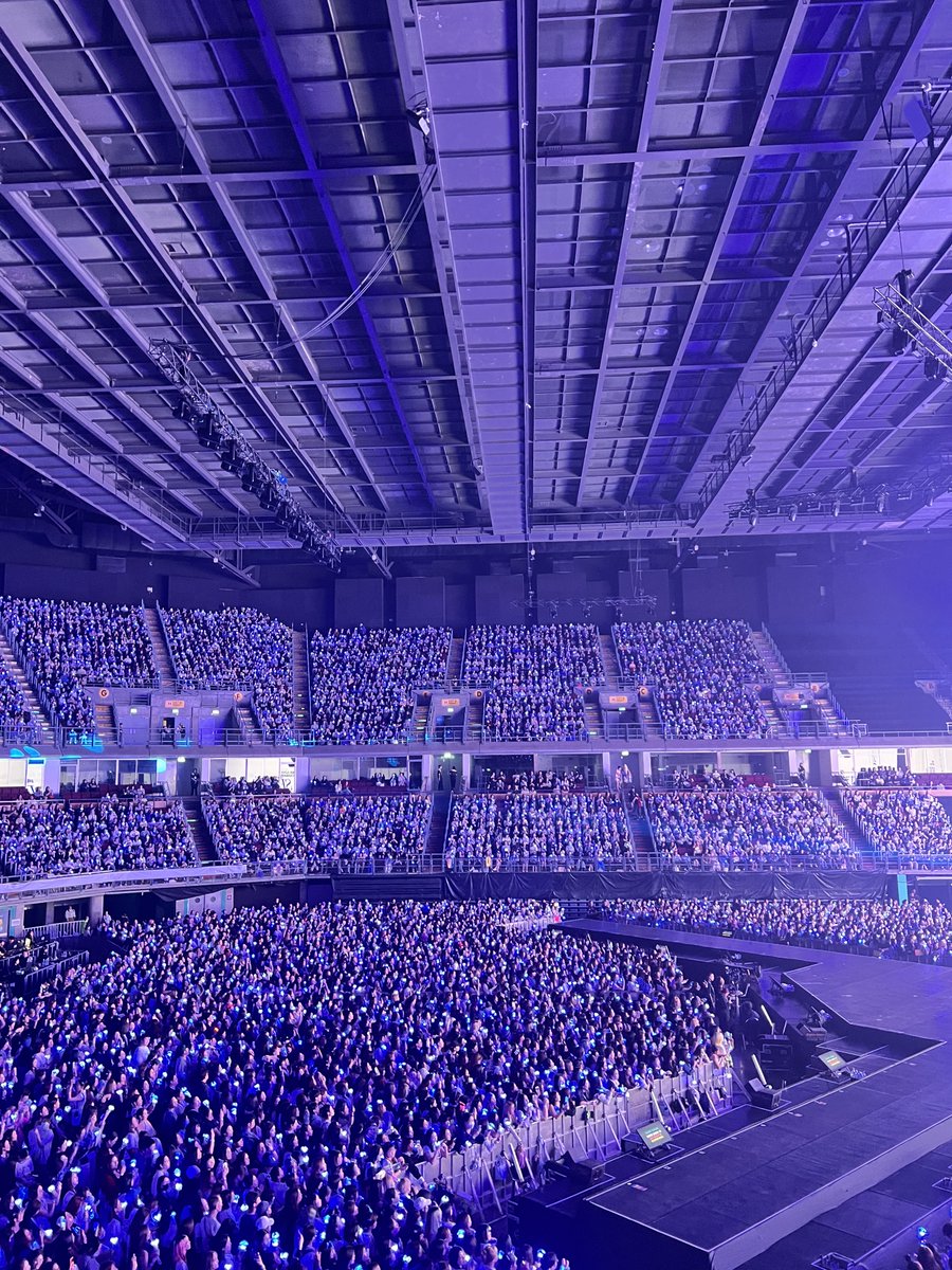 SJ แบบวง 20 ปีแต่คนยังมาดูแน่นทุกรอบที่มาไทย เก๋าอะ นุรักเจนสอง แงงงงงงงง 

#SS10inBKK #SUPERSHOW10inBKK