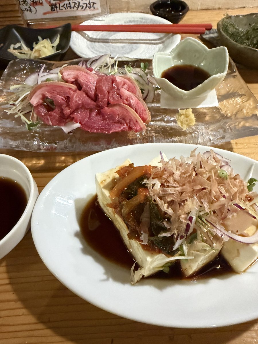 PandaX17338612a's tweet photo. じまんや
https://t.co/gNu2WsiYfQ

つけもずく
ヤギ刺し
海ぶどう
島豆腐の冷奴

どれも美味しかったです😊 https://t.co/Ej47CtHEGO