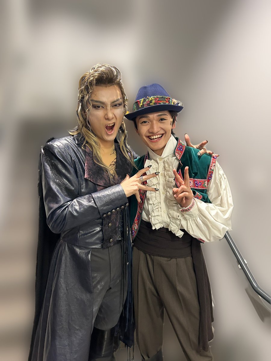 Dainactor's tweet image. 東京公演の千穐楽、ありがとうございました！

そして、芳雄さんの大千穐楽✨
本当に圧巻でした。
またどこかでご一緒できるよう、これからも精進してまいります。

引き続き、次の札幌公演に向けてさらに磨きをかけて備えます！
今後の地方公演もどうぞよろしくお願いいたします！

#エリザベート