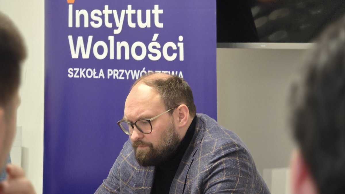 Trwa dyskusja z <a href="/mp_sadlowski/">Michał Patryk Sadłowski</a>. Rozmawiamy o DNA Rosji - imperializm, państwo niedokończone, ani wschod ani zachód, Dugin, elity władzy. <a href="/Centrum_Rosja/">Centrum Badań nad Państwowością Rosyjską</a>