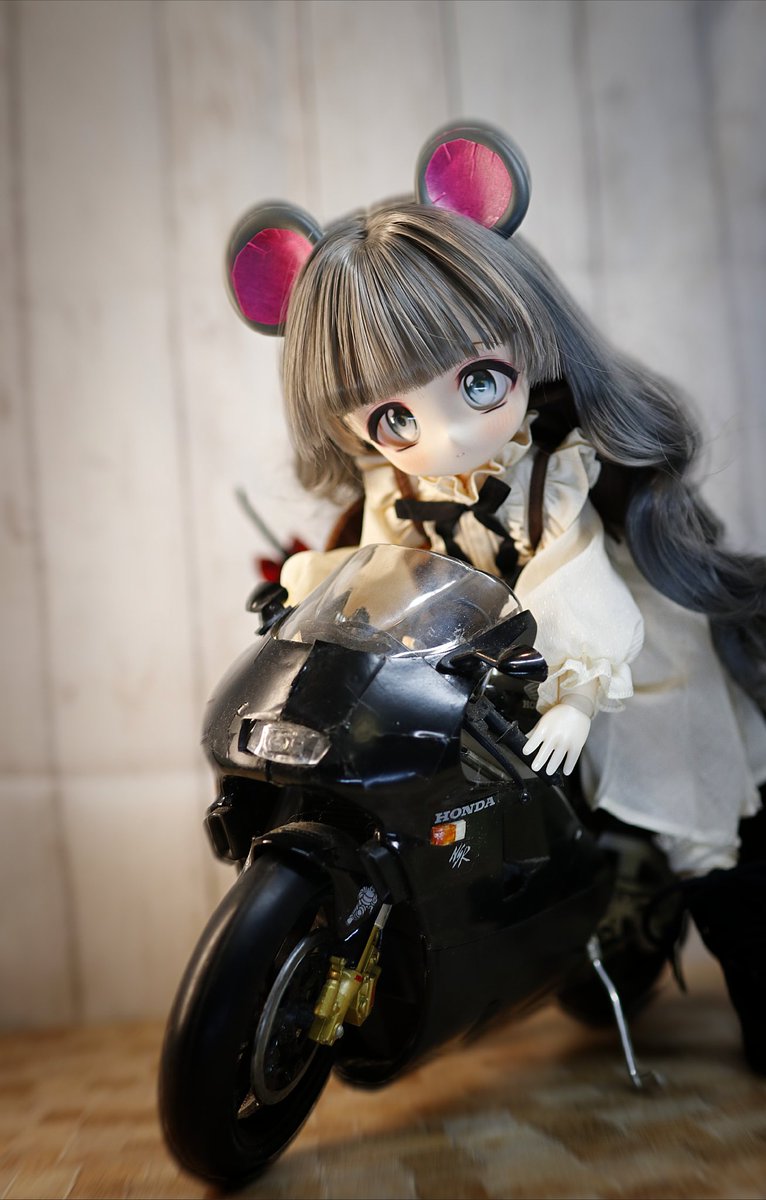 🐭ブルンブルン🎵
#ドールとバイク
#TinyFox