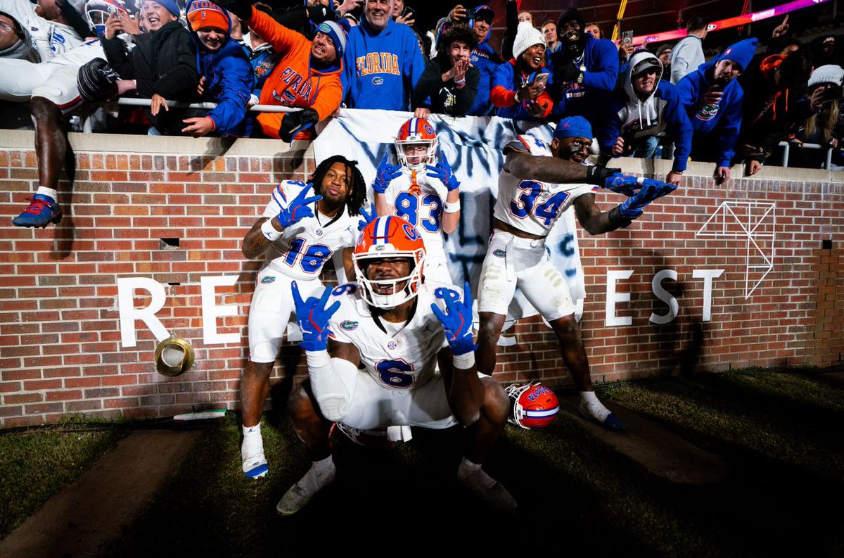 Brycethornton_2's tweet photo. Hate week🐊 https://t.co/MFu8EmdoEG