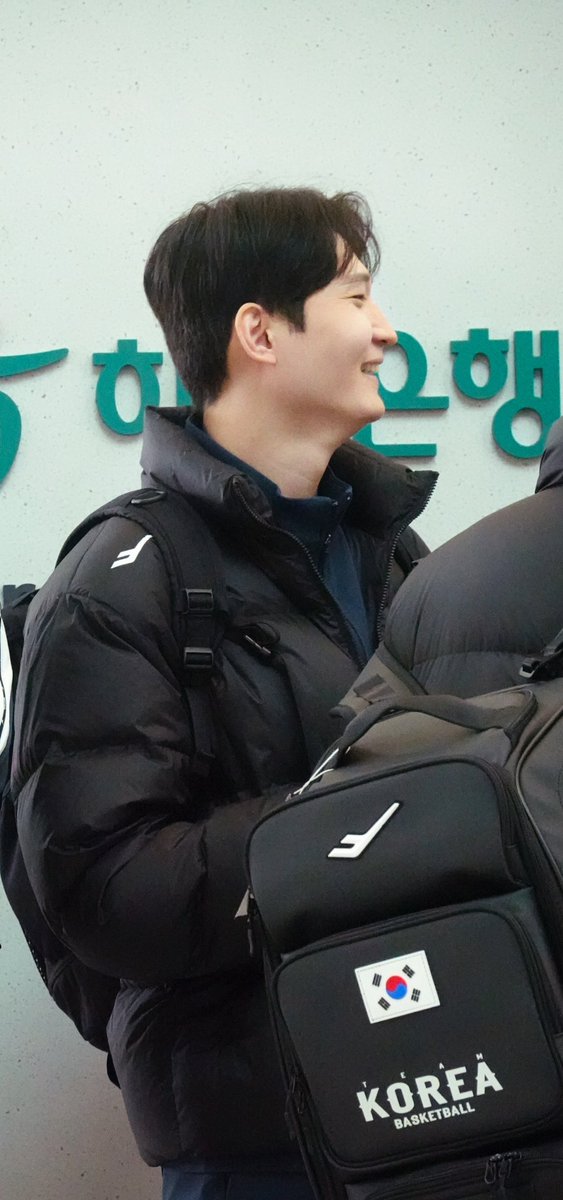 KatherineHjs's tweet image. 공항 #안영준 25. 11. 26.