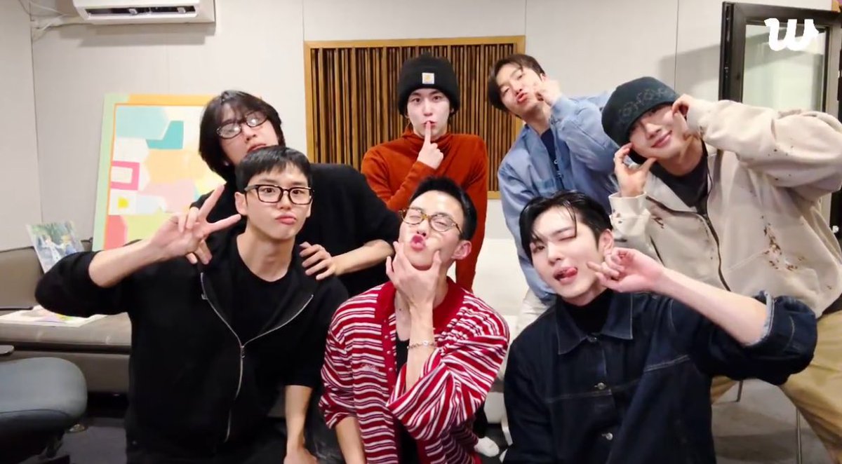 hongseokuni's tweet photo. very happy to see you all again 🥹💙 https://t.co/EIbGaEAMoY