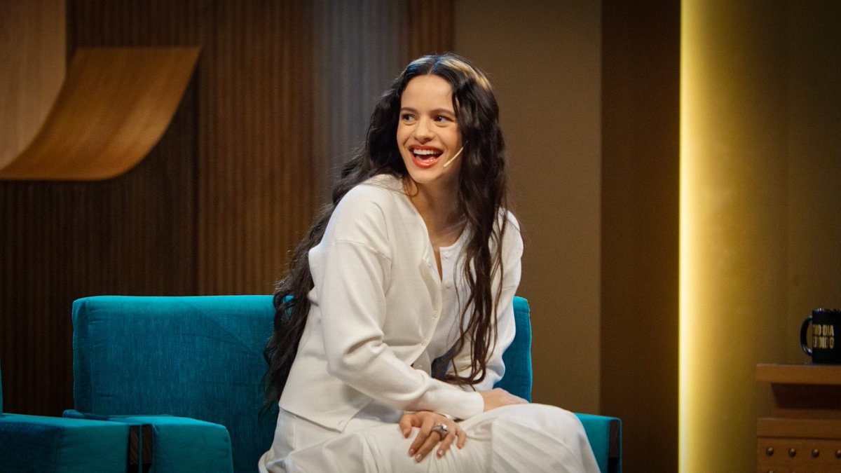fedeebongiorno's tweet image. 🎶 Las 24 horas de Rosalía en Buenos Aires:

— Show de Cindy Cats en Ferro
— Entrevista en Nadie Dice Nada
— Grabación con Las Recetas de Simón y Ailu Tokman
— Entrevista con Pergolini
— Grabación en el Obelisco
— Stream con Momo y Trueno
— Visita a La Bombonera
— Vuelo a Brasil