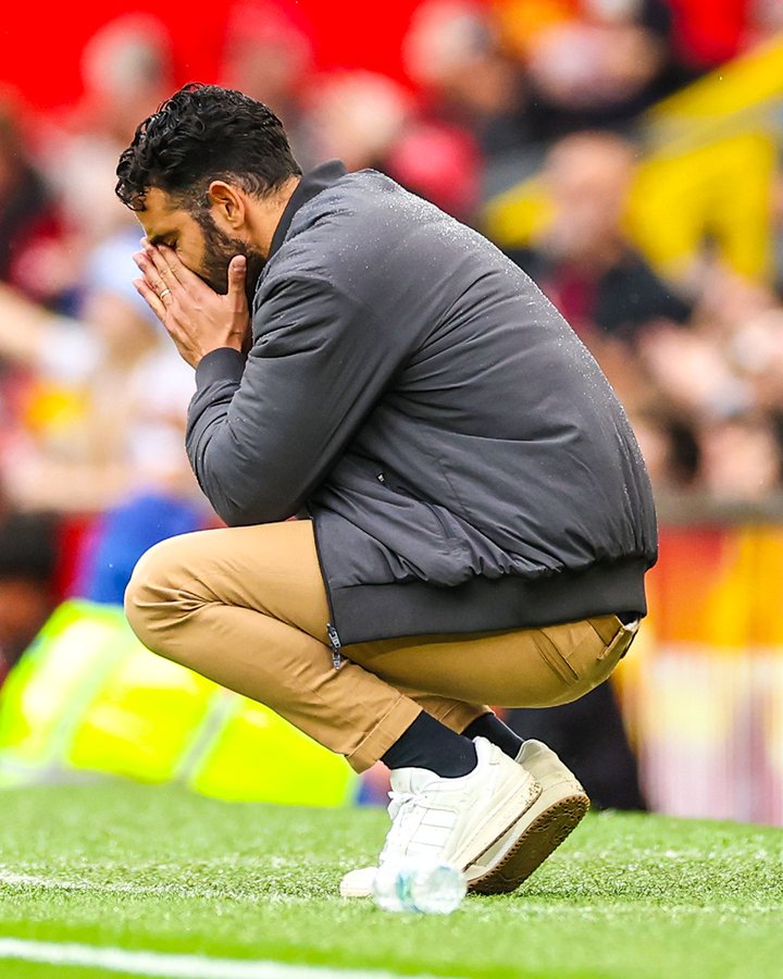 Silvakn0ws's tweet image. after 12 games, Man. United are in 10th place with a goal difference of zero [0].

19 goals scored. 19 goals conceded.

and we are where we are now simply because the team is bad out-of-possession and only selectively good in-possession.

short thread🧵.