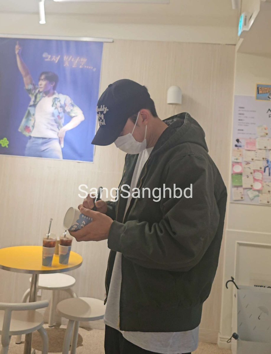 sangsanghbd's tweet photo. [상이 과대 생카 방문!!!]
오늘 이상이 배우님께서 
[상상대 동아리 생일 카페]를 방문해주셨습니다.
생일 카페는 공지한대로 내일까지 운영됩니다.
사진과 후기는 정리되는대로 올리겠습니다.
일시 : 2025.11.27~30
장소 : 사이이커피
#이상이 
#Leesangyi 
#이상이생일카페
#SangSanghbd https://t.co/29Ay2jGkI2