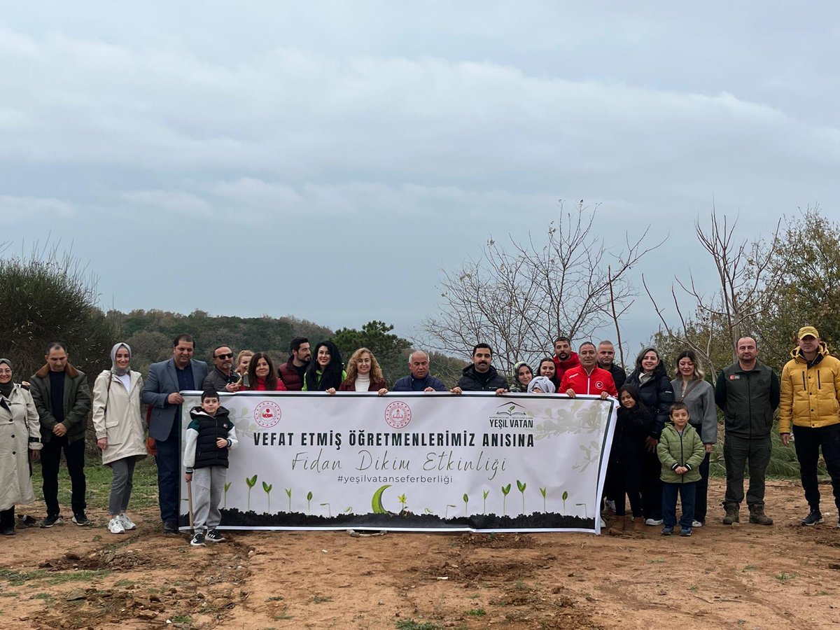 ♦️24 Kasım Öğretmenler Günü etkinlikleri kapsamında Müdürlüğümüzce düzenlenen  “Öğretmenler Günü Yürüyüşü, Kahvaltı Programı ve Vefat Etmiş Öğretmenlerimiz Anısına Fidan Dikim Etkinliği; Kaymakamımız Sayın Mustafa Çit, protokol üyeleri, şube müdürleri, okul yöneticileri ve