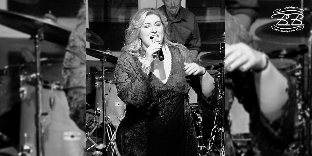TheBridgetBrady's tweet photo. Lost in the music, found in the moment 🎵🎤 

#BridgetBrady #singer https://t.co/drXDIDWo0w