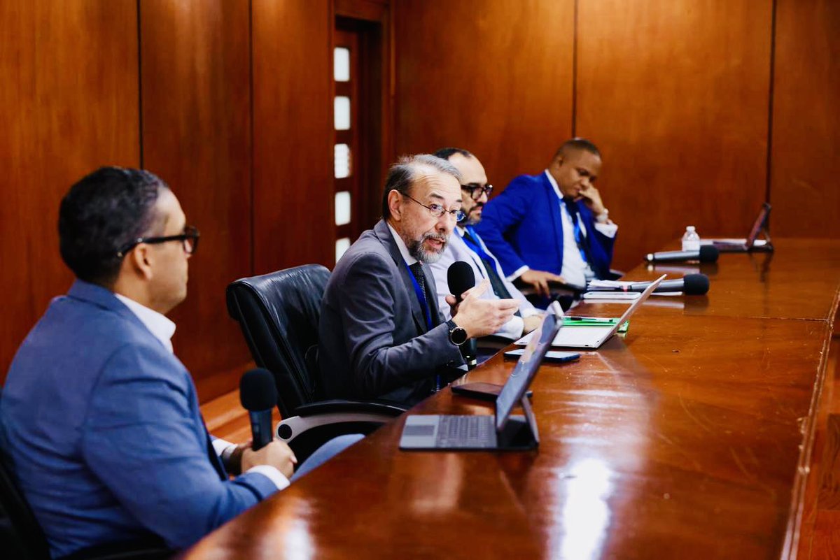 Con mucho orgullo participamos ante el “XV congreso nacional de derecho del trabajo y de la seguridad social, de la Asociación Dominicana de Derecho del Trabajo y de la Seguridad Social” junto a grandes colegas, estuvimos en el panel sobre (Inteligencia artificial y las