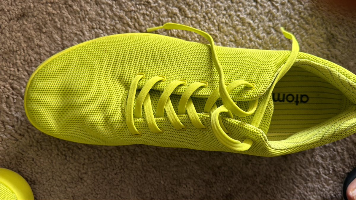 NicoGoGoOlogist's tweet photo. @Atoms I had a horrible experience😡 I don’t suggest getting the mystery box at all! They sent a pair of black &amp; white which were fine but these ugly lime green ones I cant do nothing with. Then I got another mystery box and the sent me the EXACT SAME PAIR‼️ WHY⁉️Never again https://t.co/sQ3auRSWez