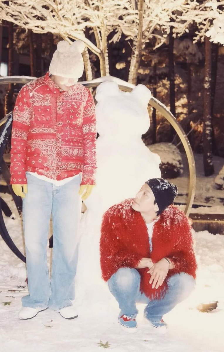 amethystangel81's tweet image. Happy 1st anniversary to Winter Ahead, iconic masterpice, that breathes the harmony of Universe !
Love You,  my Magic Winter
❣️🪐🧸💯
#Taehyung IG post 29.10.2024
#V #KimTaehyung
#PARKHYOSHIN