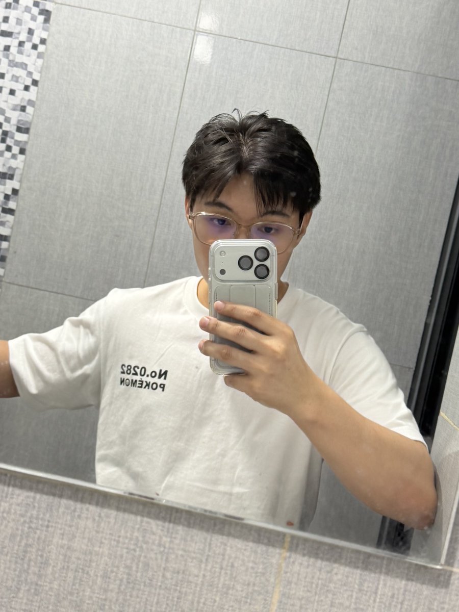 patmanansala_'s tweet photo. Super happy na I got to complete all these Pokemon shirts at a huge discount! https://t.co/at0R9ub3JV