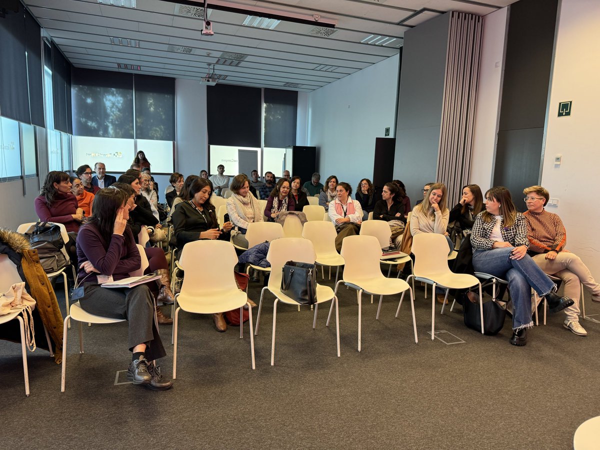 FisioMarc's tweet photo. Trencant les violències masclistes: aquest dimecres es va celebrar una taula rodona per parlar de l’impacte de led violències masclistes i obstètrica. Gràcies Dra Comas i Comissària Manresa per la vostra labor @hgermanstrias @mossos @unitat_igualtat @TecnoCampus https://t.co/K6xXqKHenp