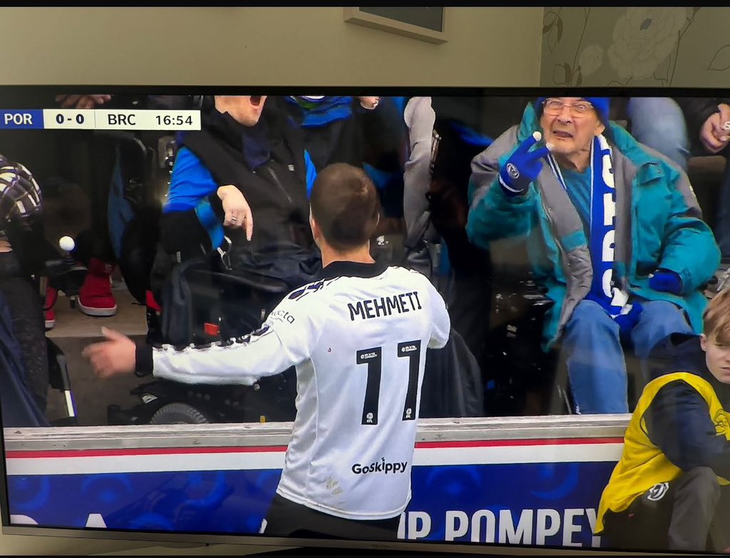 No context Bristol City tweet media