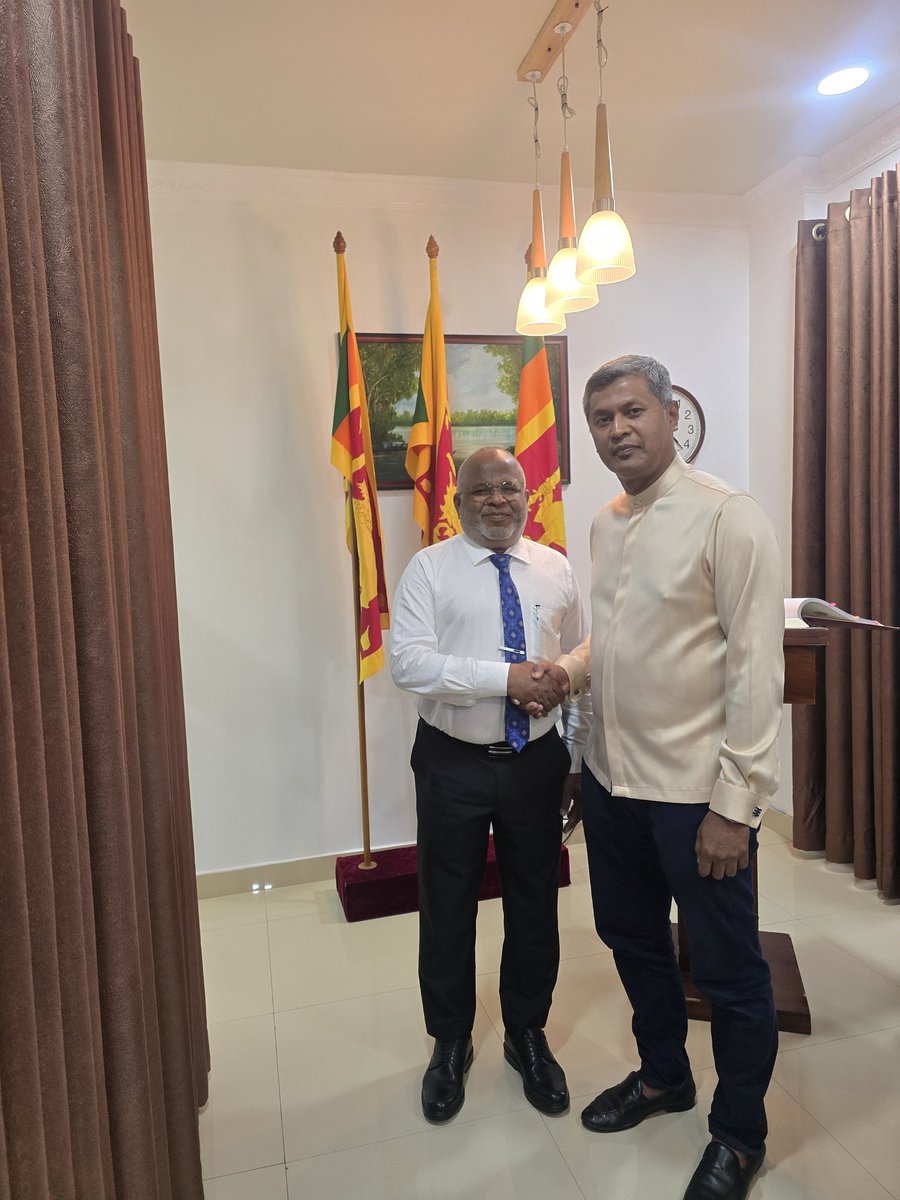 Met with Sri Lanka’s High Commissioner H.E. Mohamed Rizvi Hassan, in my capacity as Chair of the MV –SL Parliamentary Friendship Association, to review the current situation and identify immediate assistance the people of Maldives can extend. I conveyed, on behalf of President