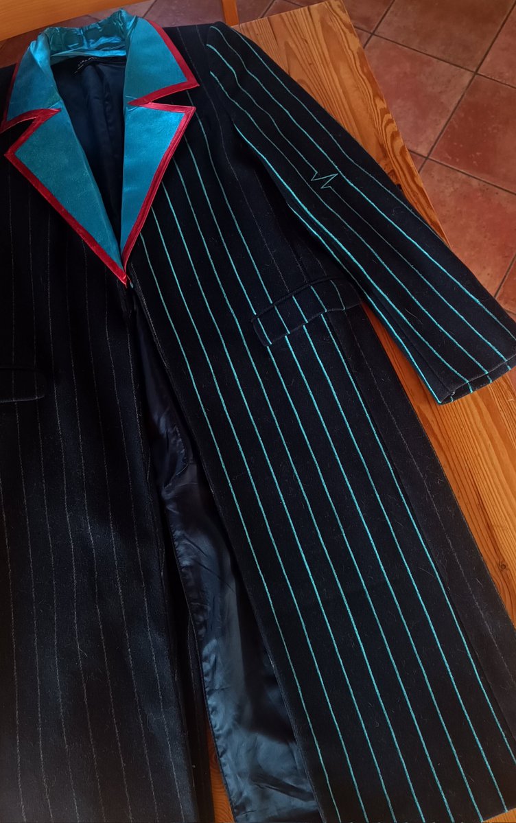 vvoxxdei's tweet image. vox back pain is gonna be canon once i&apos;m done with this