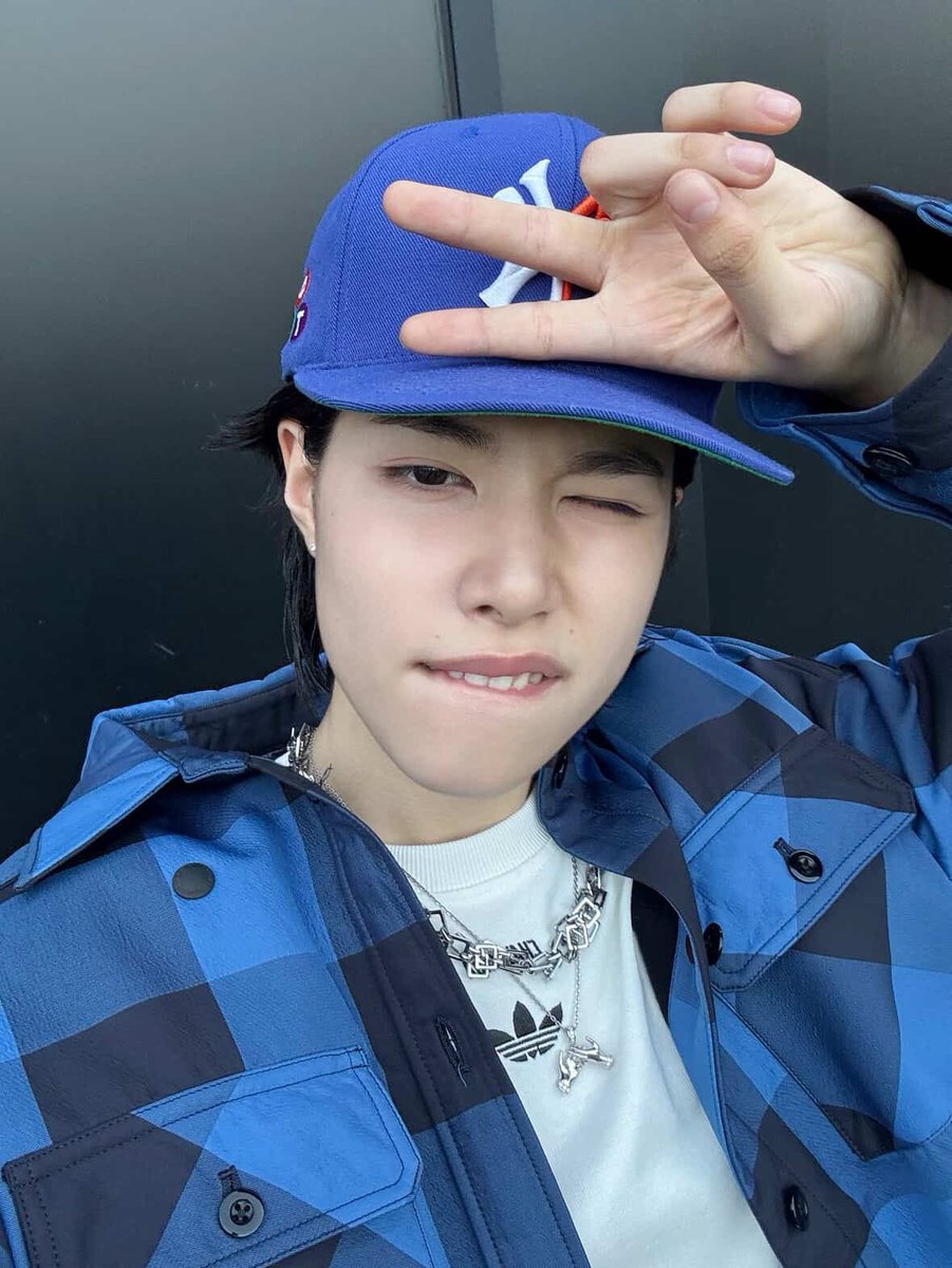 onroux's tweet image. 251118 instagram 
#LNGSHOT #LOUIS