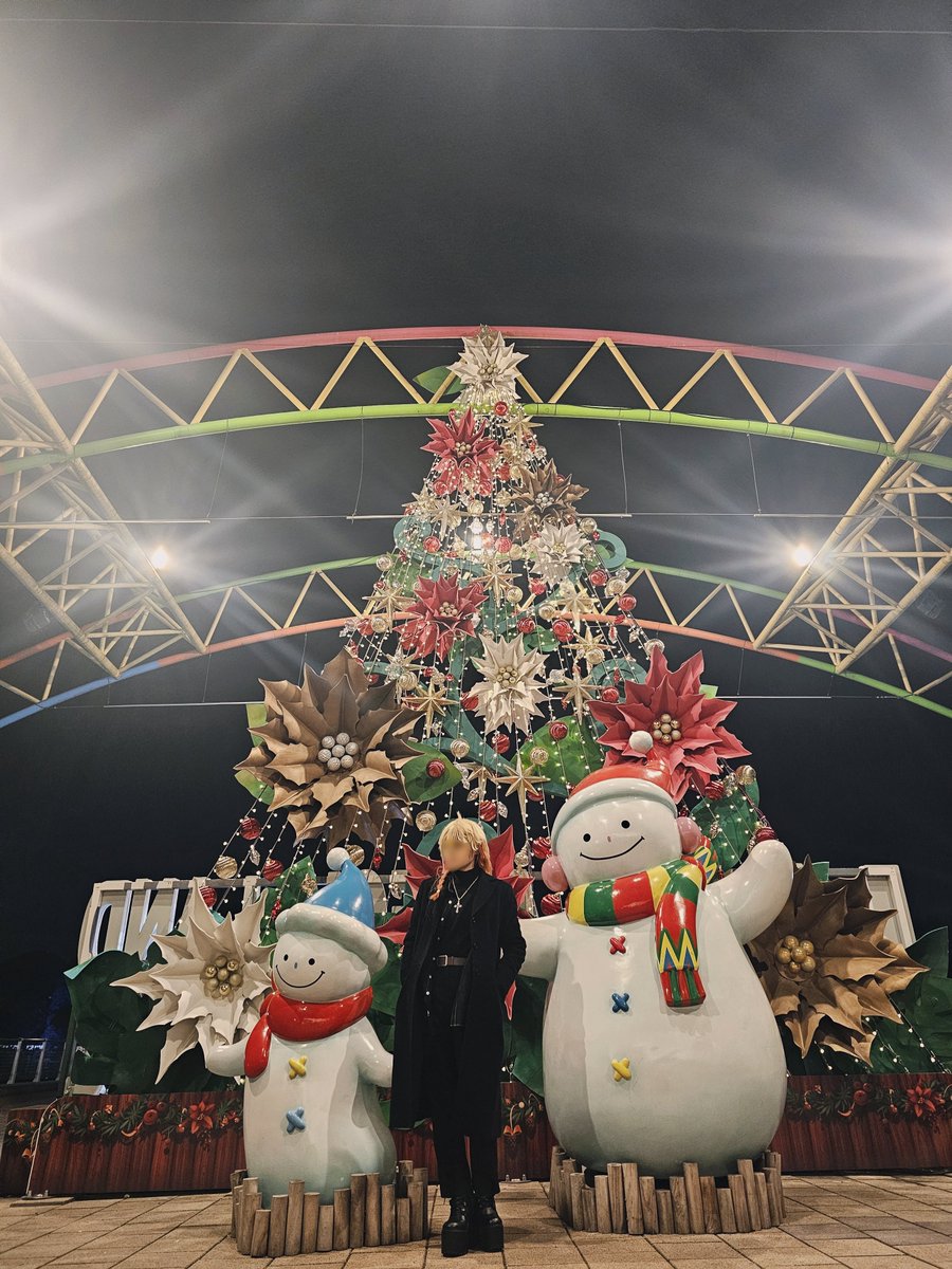 오늘 코페 마이데이 2차창작 사복으로 다녀왓더요
내일도 갈까말까 고민중임다..ㅎㅎ