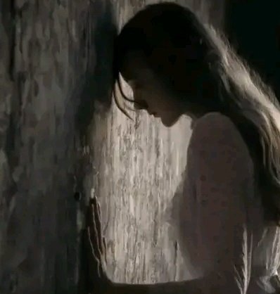 فکر کرنی چھوڑ دی دونوں نے

اس نے میری اور میں نے اپنی
#اردو_زبان