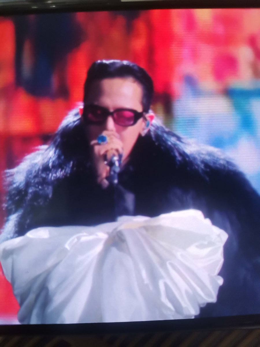 kimmy61311's tweet image. 😭😭😭😭Gd is here 

#MAMA2025  #MAMAAWARDS #GDRAGON