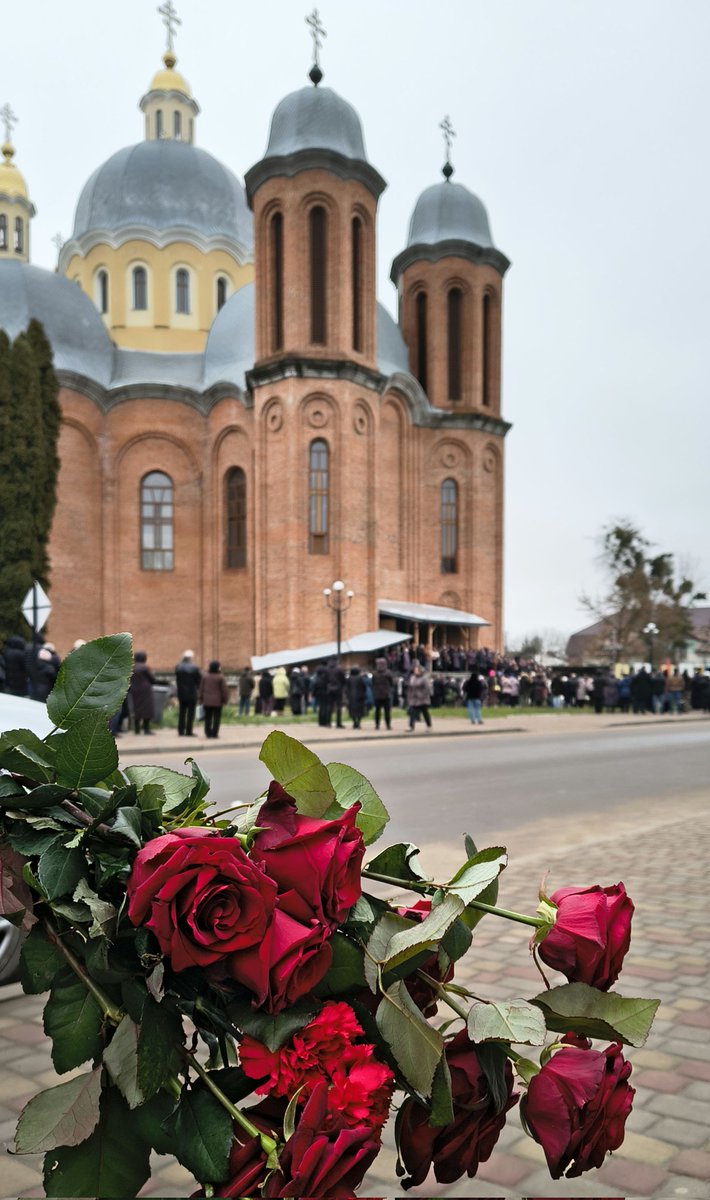 yakymiv's tweet photo. @gra_barka Бережани проводжають Мирославу 💔 https://t.co/55S9RTz04d