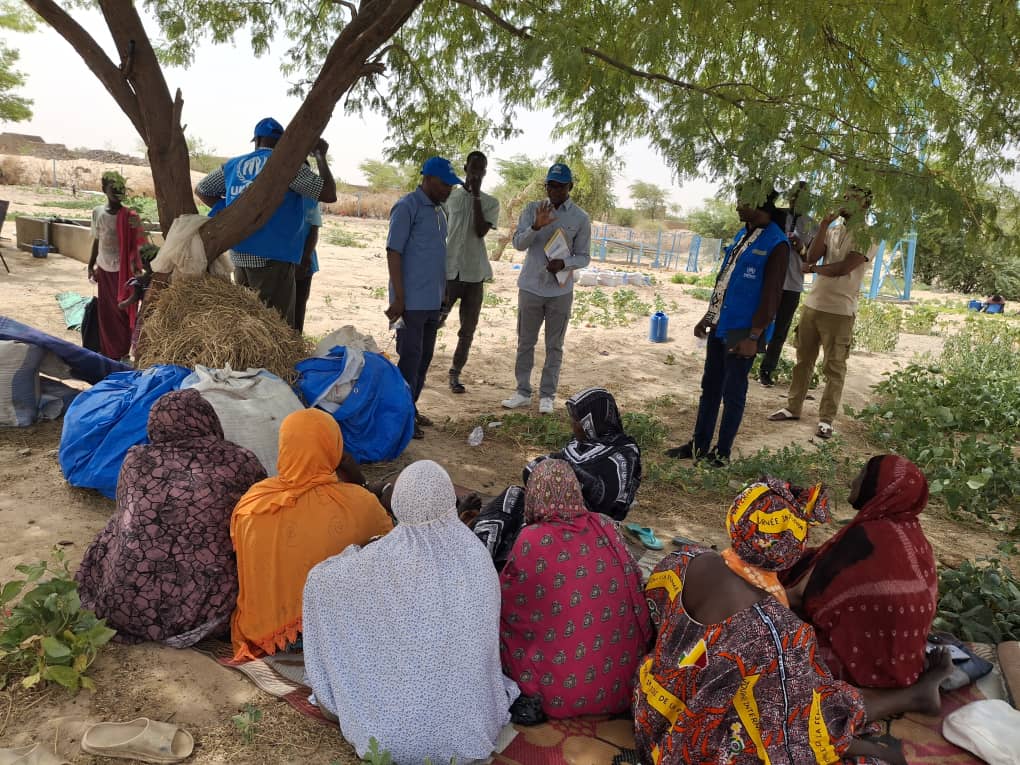 Saviez‑vous que les volontaires ONU avec l’ <a href="/UNHCRMali/">UNHCR Mali</a>🇲🇱 créent des ponts entre les communautés et les opérations humanitaires ?
Adamou coordonne sur le terrain, Abdoulaye suit les opérations. 
Ensemble, ils transforment les actions en impact concret. #VOM2025