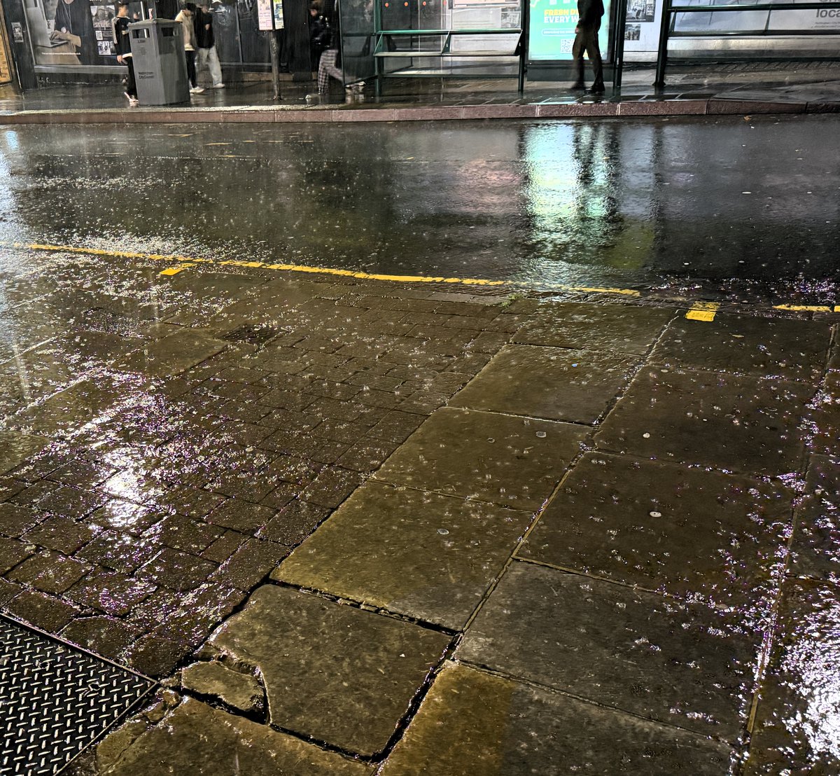 CQoffice's tweet image. Ready to ditch the daily commute? Try a #virtualoffice and still have a real presence in the city with #networking and #coworking opportunities too #eastmidsheadsup ow.ly/gT5z30mE2Ql