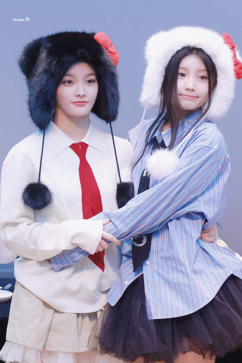 251130

#아일릿  #ILLIT  #이로하 #IROHA #イロハ