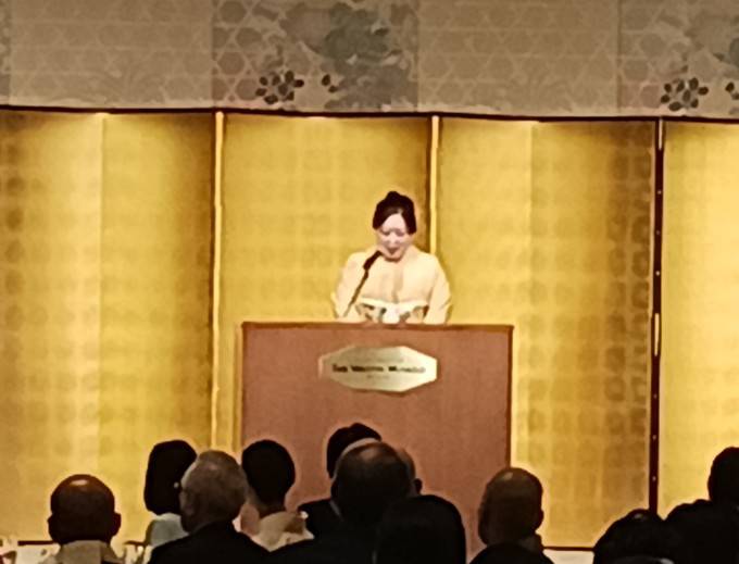 夕刻から夜にかけまして、冷泉家の後嗣となられました、冷泉渚様のご